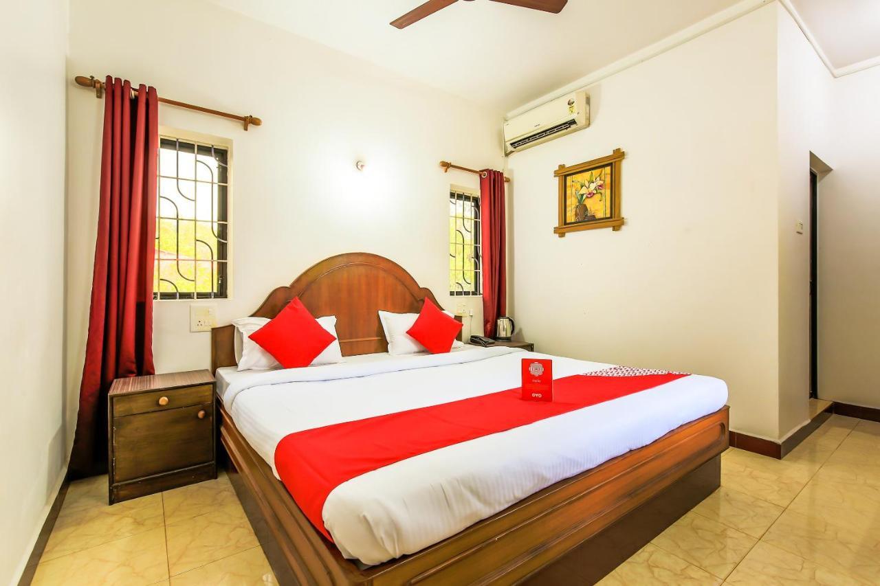 Oyo 13311 The White Feather Hotel Mandrem Ngoại thất bức ảnh