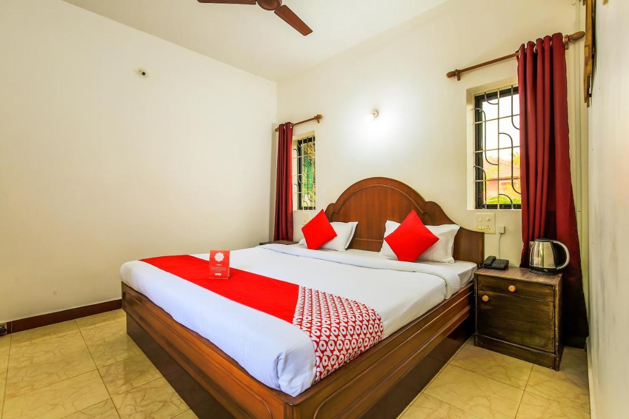 Oyo 13311 The White Feather Hotel Mandrem Ngoại thất bức ảnh