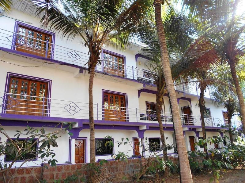 Oyo 13311 The White Feather Hotel Mandrem Ngoại thất bức ảnh