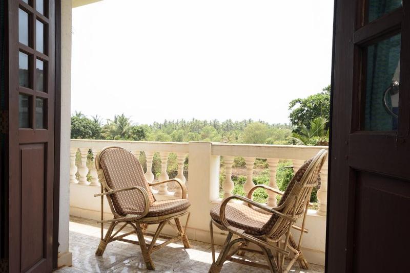 Oyo 13311 The White Feather Hotel Mandrem Ngoại thất bức ảnh