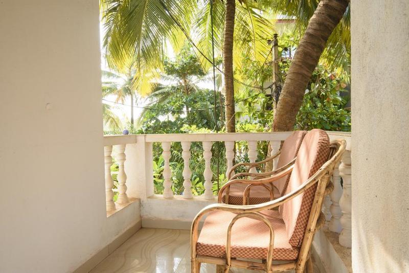 Oyo 13311 The White Feather Hotel Mandrem Ngoại thất bức ảnh