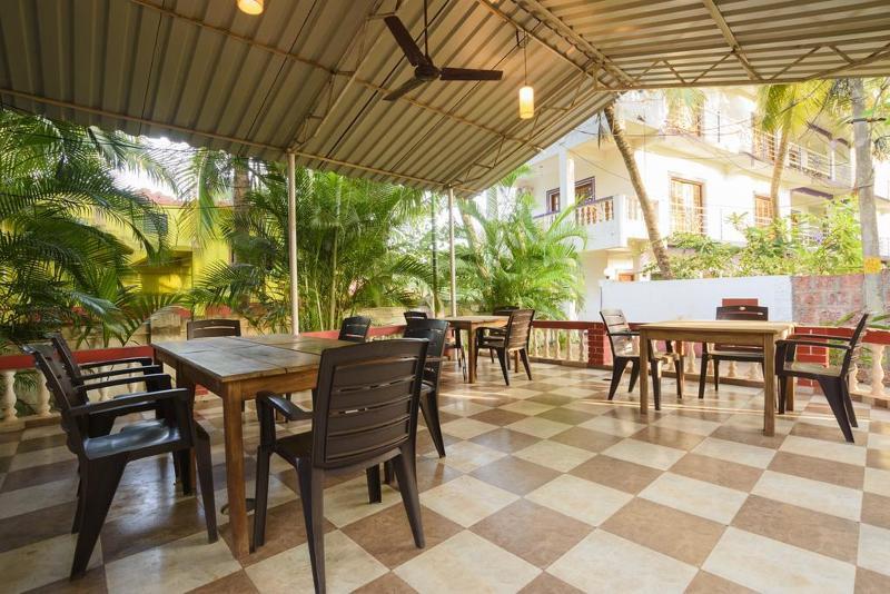 Oyo 13311 The White Feather Hotel Mandrem Ngoại thất bức ảnh